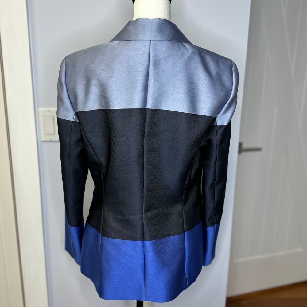 Escada Stylish Colorblock Blazer in Blues. Size 40. Lined. Like new! - Picture 3 of 13